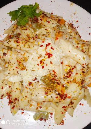 A picture of Cheesy pasta.
