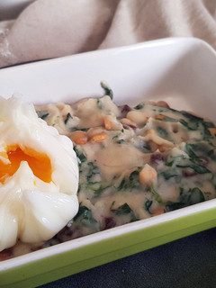 Una foto de Crema de Espinacas con Huevo Poché
