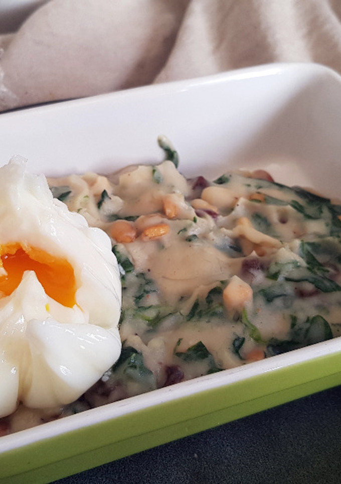Una foto de Crema de Espinacas con Huevo Poché