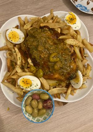 Une photo de Poulet aux olives et citron confit à la sauce Marocaine!