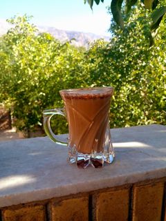 عکسی از دستور شیر قهوه دارچینی