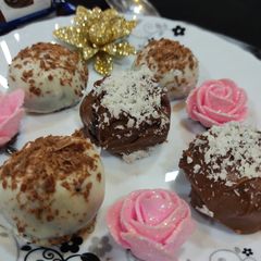A picture of Oreo cake pops.