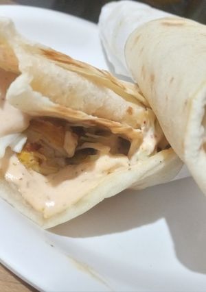 চিকেন শাওয়ার্মা (Chciken shawarma recipe in Bengali) রেসিপির প্রধান ছবি