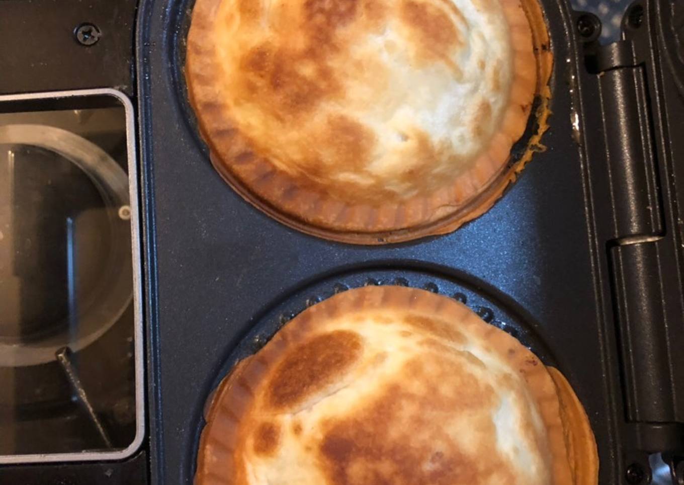 Cheesy leek and potato pies