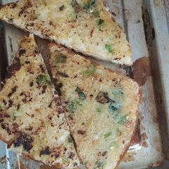 A picture of Rava toast.