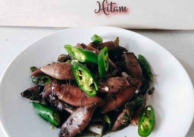 Cumi bumbu hitam cabai hijau