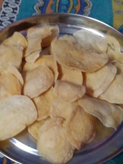 आलू के चिप्स (aloo ke chips recipe in Hindi) रेसिपी मुख्य फोटो
