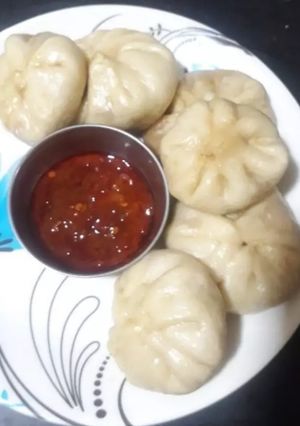A picture of Momos.