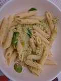 Penne rigate con crema di formaggio di capra e cavoletti di Bruxelles