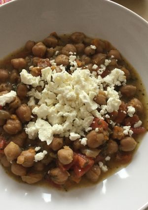 A picture of Chickpeas with greek feta.