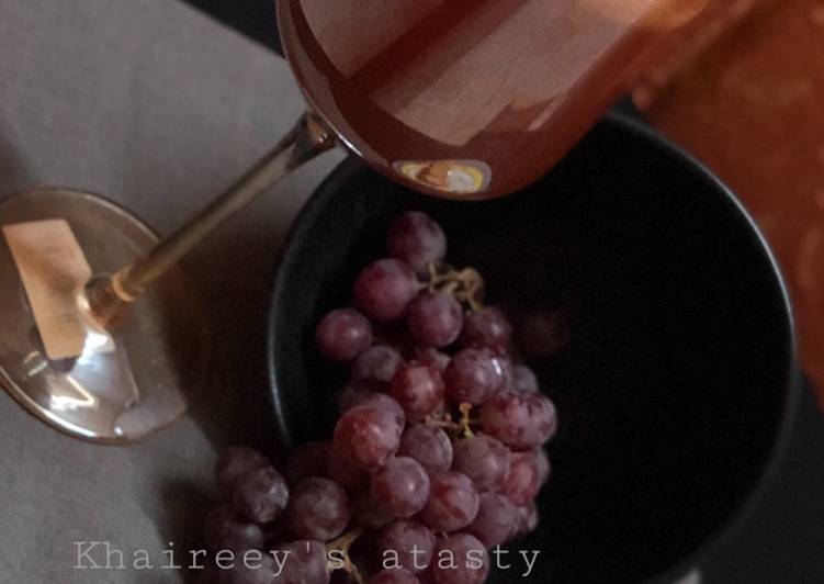 How to Prepare Award-winning Sparkling Grapes juice