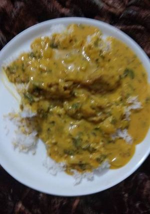 A picture of Kadhi chawal.