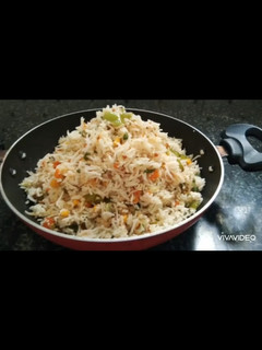 வெஜிடபிள் பிரைட் ரைஸ் (Vegetable fried rice recipe in tamil) செய்முறை முக்கிய புகைப்படம்