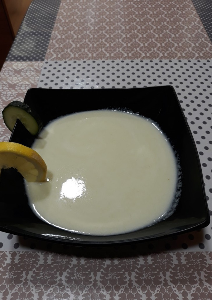 Una foto de Sopa fría de yogur y pepino