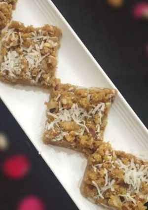 ગુંદર પાક (Gunder Paak Recipe In Gujarati) રેસીપી મુખ્ય ફોટો