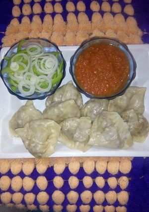 A picture of Momos.