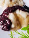 Pudding yến mạch nhân chuối lava sốt việt quất