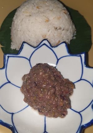 รูปของ น้ำพริกมะเม่าป่า กินกับข้าวมันมะพร้าว