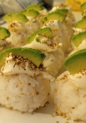 Una foto de Bolitas de arroz rellenas de atún