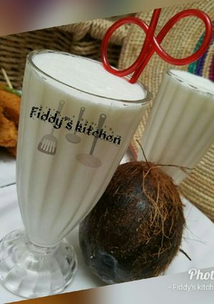 A picture of COCONUT JUICE (lemon kwakwa)❤❤🍻.
