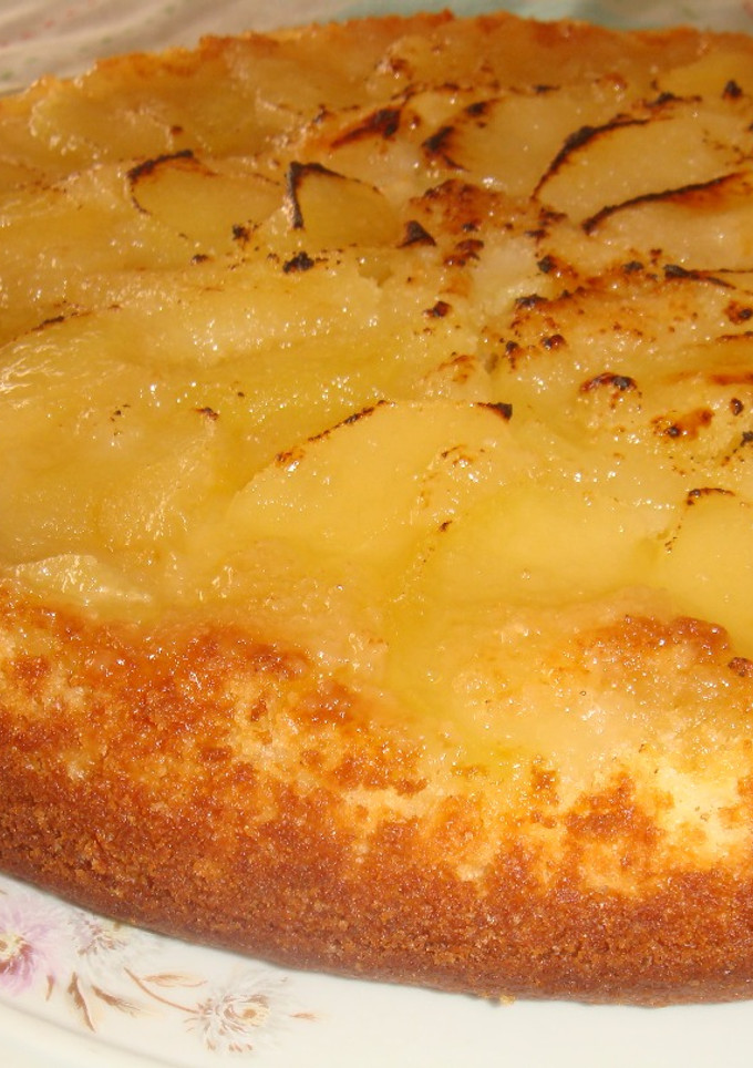 Una foto de Torta invertida de manzana fácil