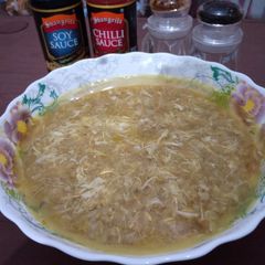 A picture of Chicken Yakhni soup.