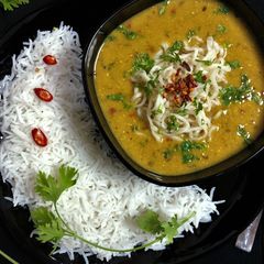 A picture of Noodles Kadhi.