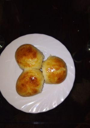 A picture of Hot cross buns.