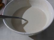 Una foto de dip de anchoa