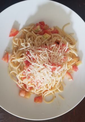 Una foto de Espaguetis a la checca "KEKA"
