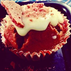 A picture of Red Velvet cupcake.