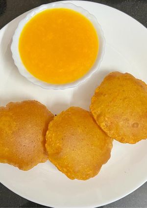 A picture of Aamras Poori.