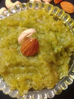 દૂધી નો હલવો (Dudhi Halwa Recipe in Gujarati) રેસીપી મુખ્ય ફોટો