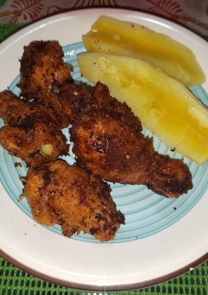 Una foto de Pica pollo con yuca....🇩🇴🇩🇴