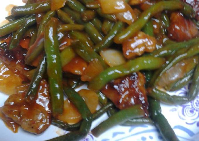 Green Beans and Sausage in a Sauce