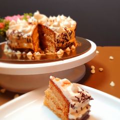 A picture of White chocolate Cake.