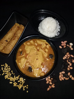 દાળ ઢોકળી (Dal Dhokli Recipe In Gujarati) રેસીપી મુખ્ય ફોટો