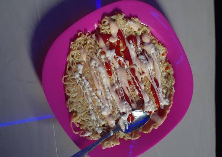 Cara Gampang Menyiapkan Noodle Omlette yang Enak Banget