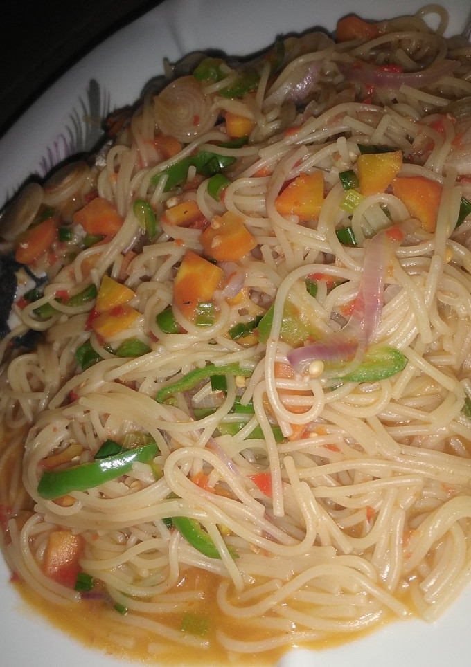 A picture of Simple Spaghetti Jollof.