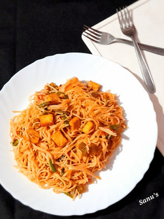 A picture of Paneer Chilli Noodles.