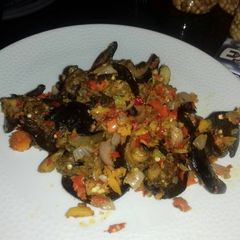 A picture of Fried snail with pepper sauce.