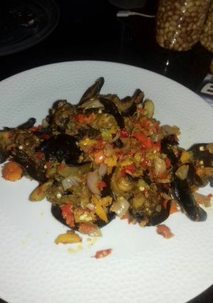 A picture of Fried snail with pepper sauce.