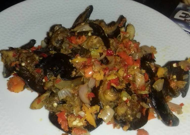 Fried snail with pepper sauce