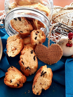 Foto di Cantucci salati con olive e arachidi