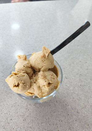 Una foto de Helado de turrón TM6