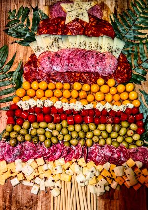 Una foto de ÁRBOL🌴De Fiambres🍊🍅🫒🥩🥓🧀 y Más para CELEBRAR...!