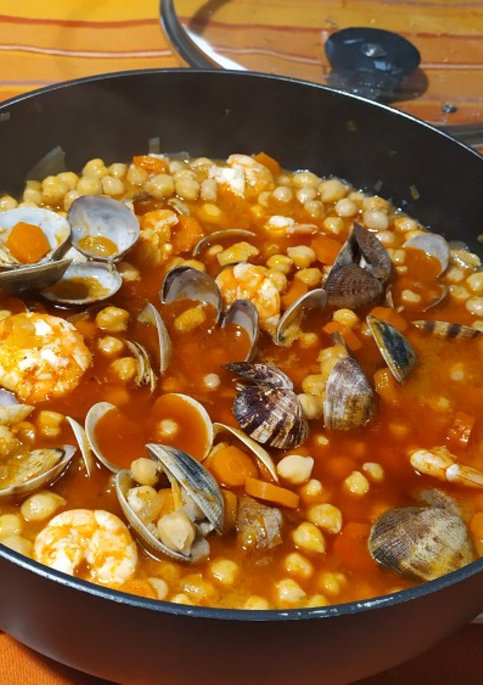Una foto de Garbanzos amariscaos