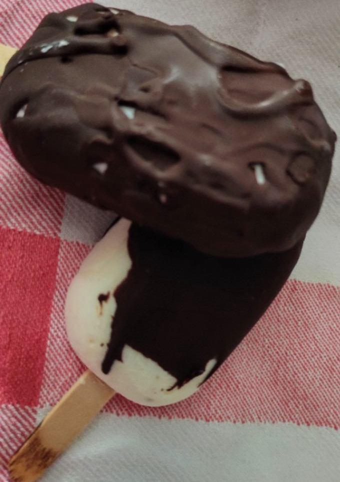 Una foto de Magnum casero sabor cheesecake