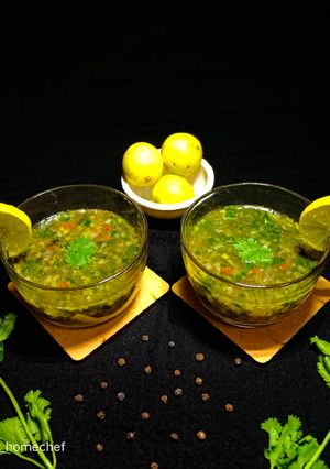 લેમન કોરીએન્ડર સૂપ (Lemon Coriander Soup Recipe In Gujarati) રેસીપી મુખ્ય ફોટો