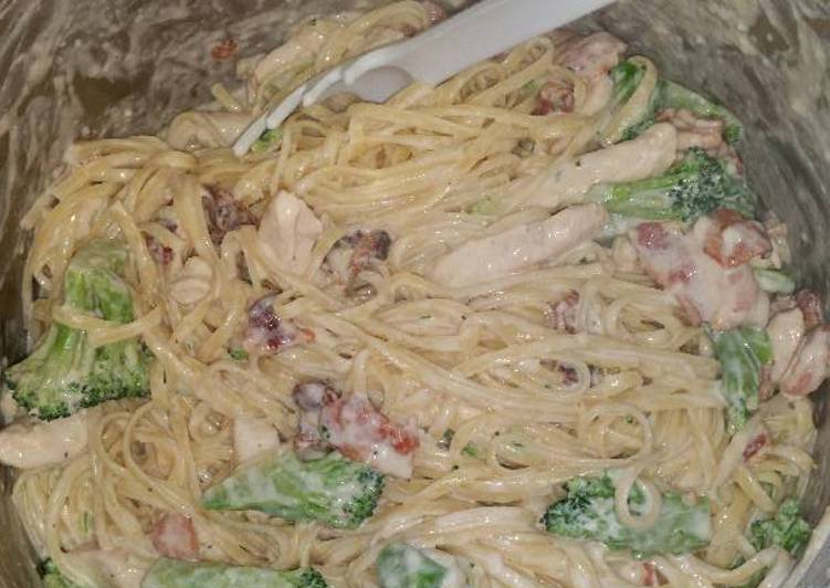 Easiest Way to Prepare Homemade Chicken, Bacon &amp; Broccoli Fettuccini